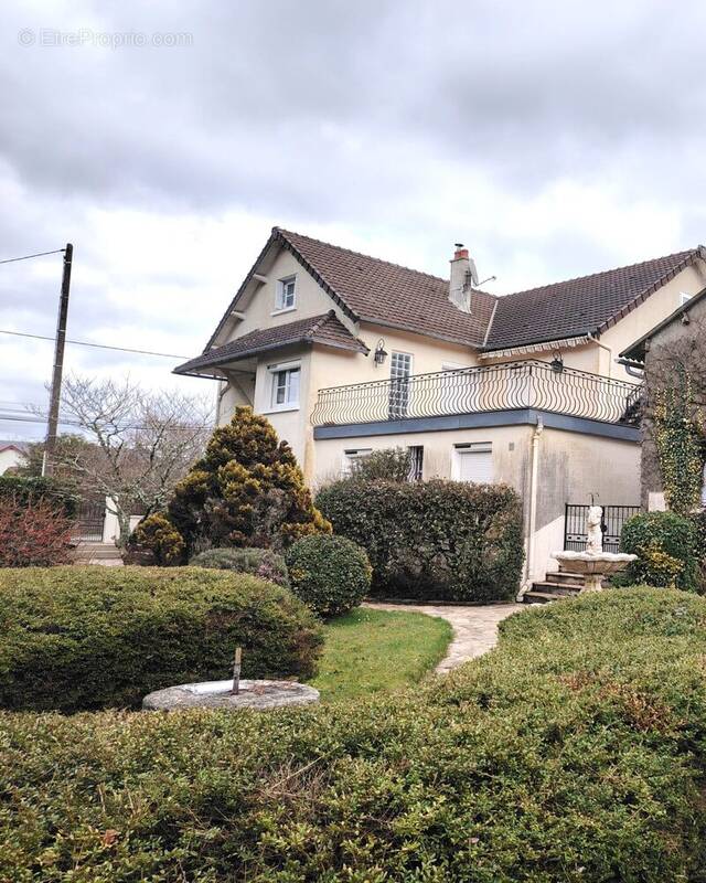 Maison à BUSSIERE-DUNOISE