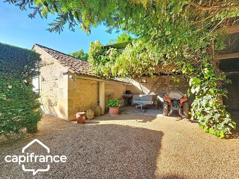 Maison à SAINT-MARTIN-DE-SANZAY