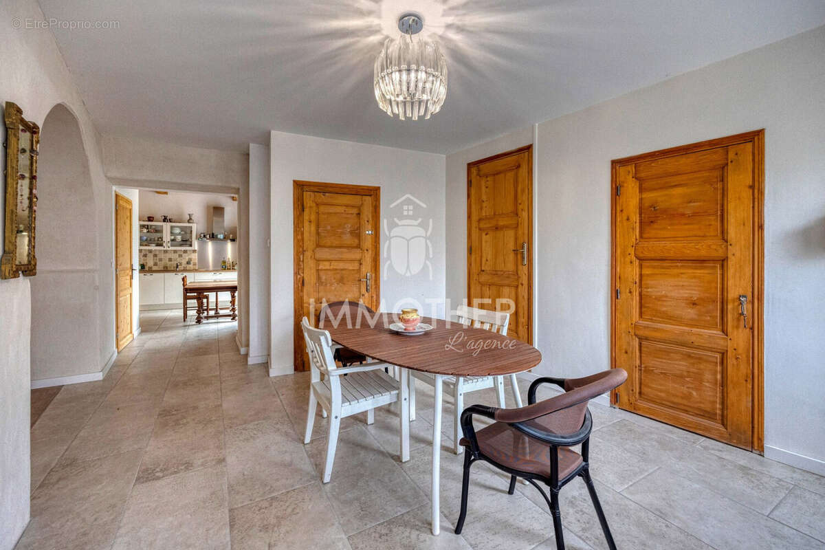 Maison à CHANTELOUVE