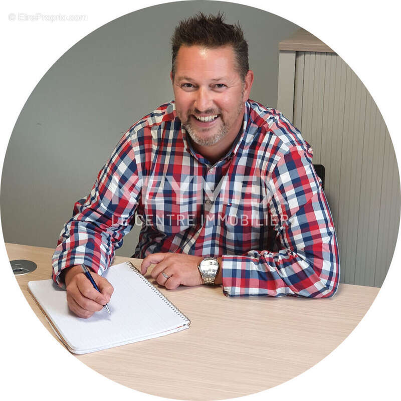 Terrain à LA TURBALLE