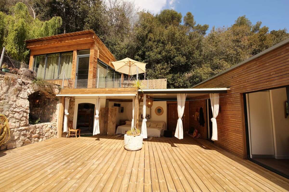 Maison à EZE