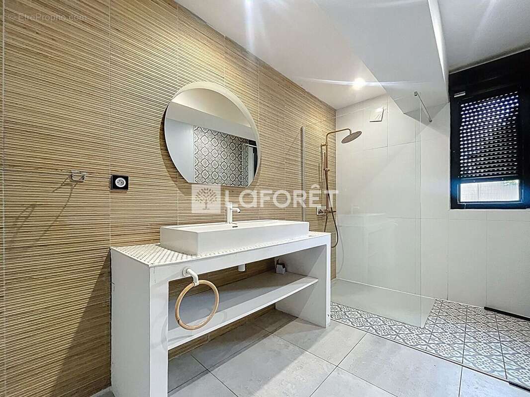 Maison à SAINT-OUEN-DE-THOUBERVILLE