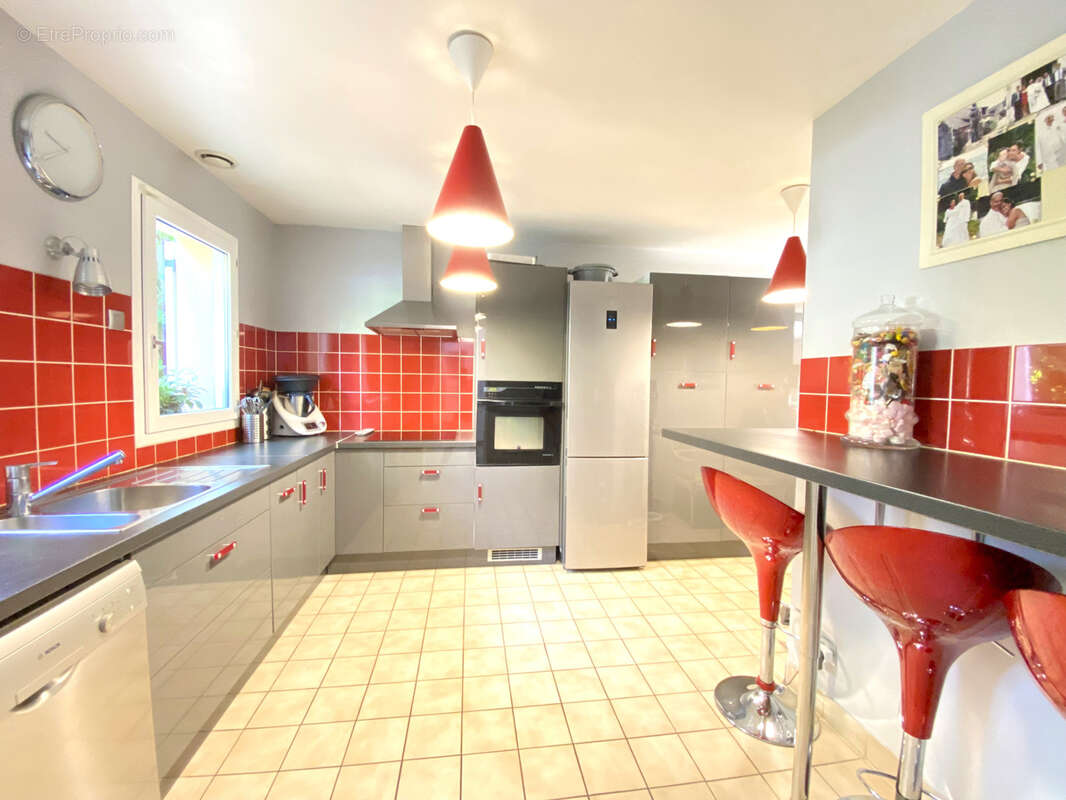 Maison à CHENNEVIERES-SUR-MARNE