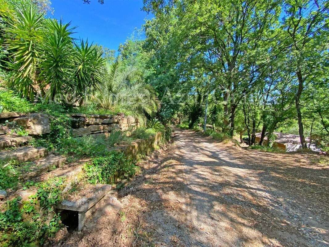 Maison à LA GARDE-FREINET
