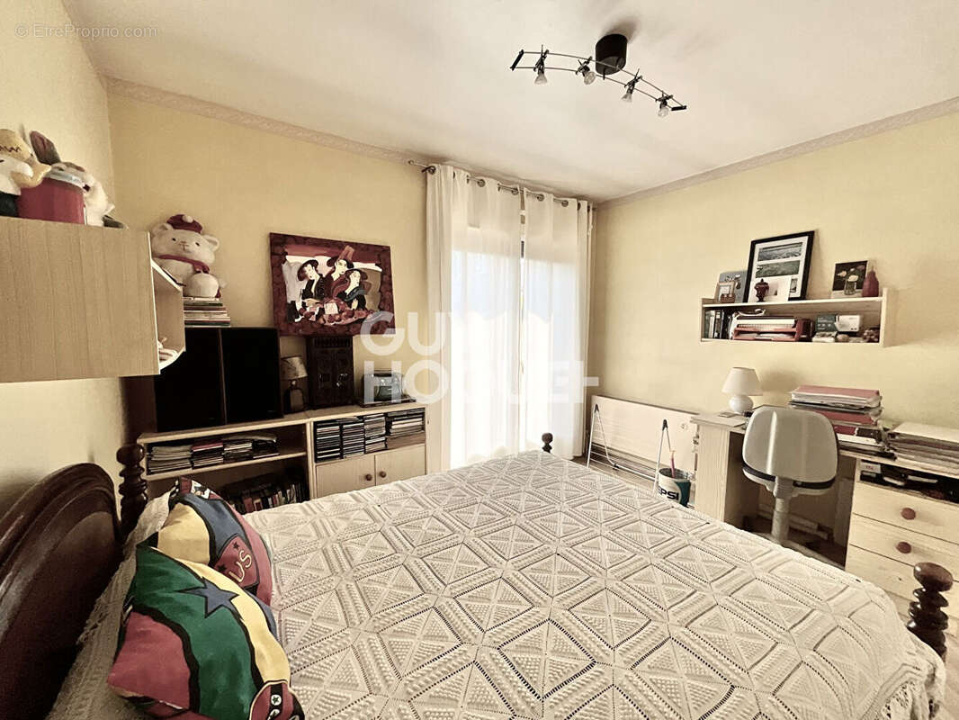 Maison T4 de plain-pied + combles aménagées sur une parcelle d'environ 499 m2 - photo 7