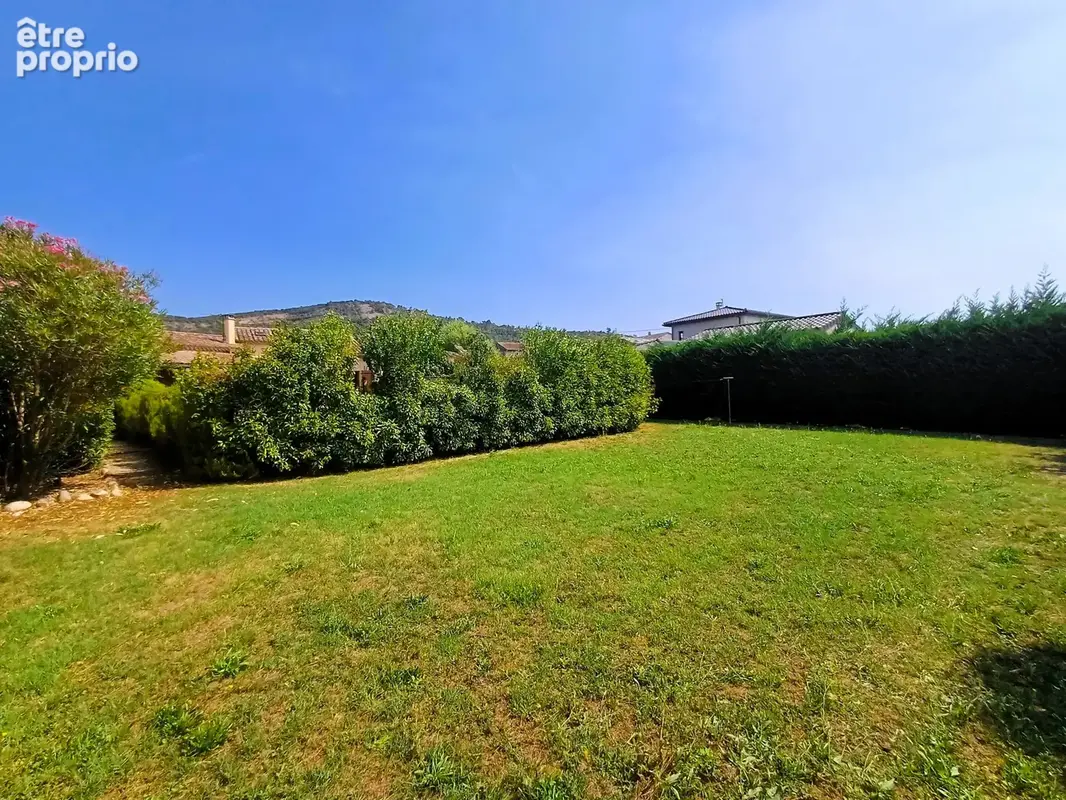 Propriété de 173 m2 avec maison 3 chambres et appartement T2 sur terrain de 1740 m2 avec piscine - photo 19