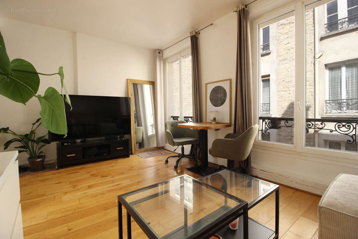 Appartement à PARIS-3E
