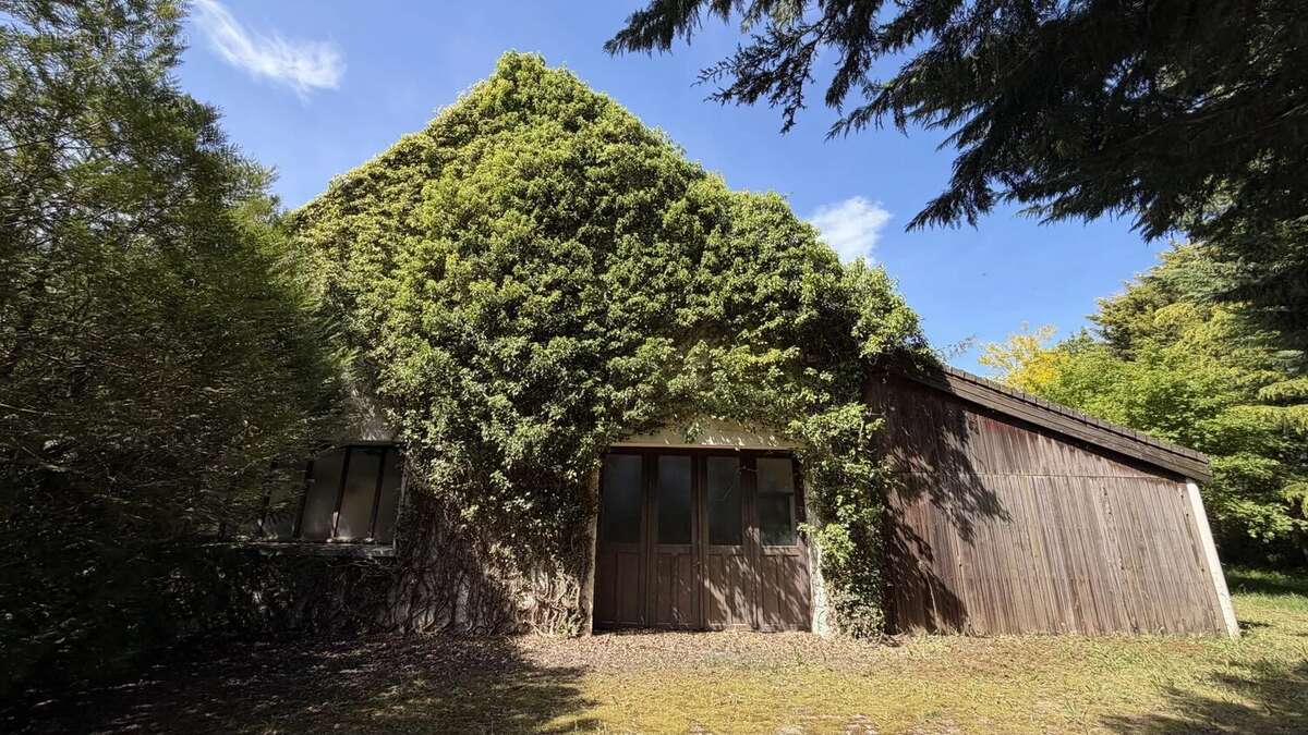 Maison à EGREVILLE