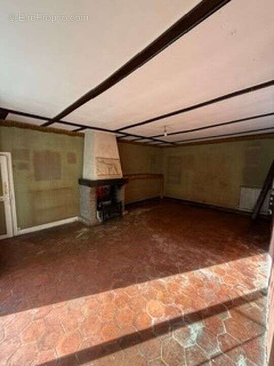 Maison à ORMOY-LA-RIVIERE