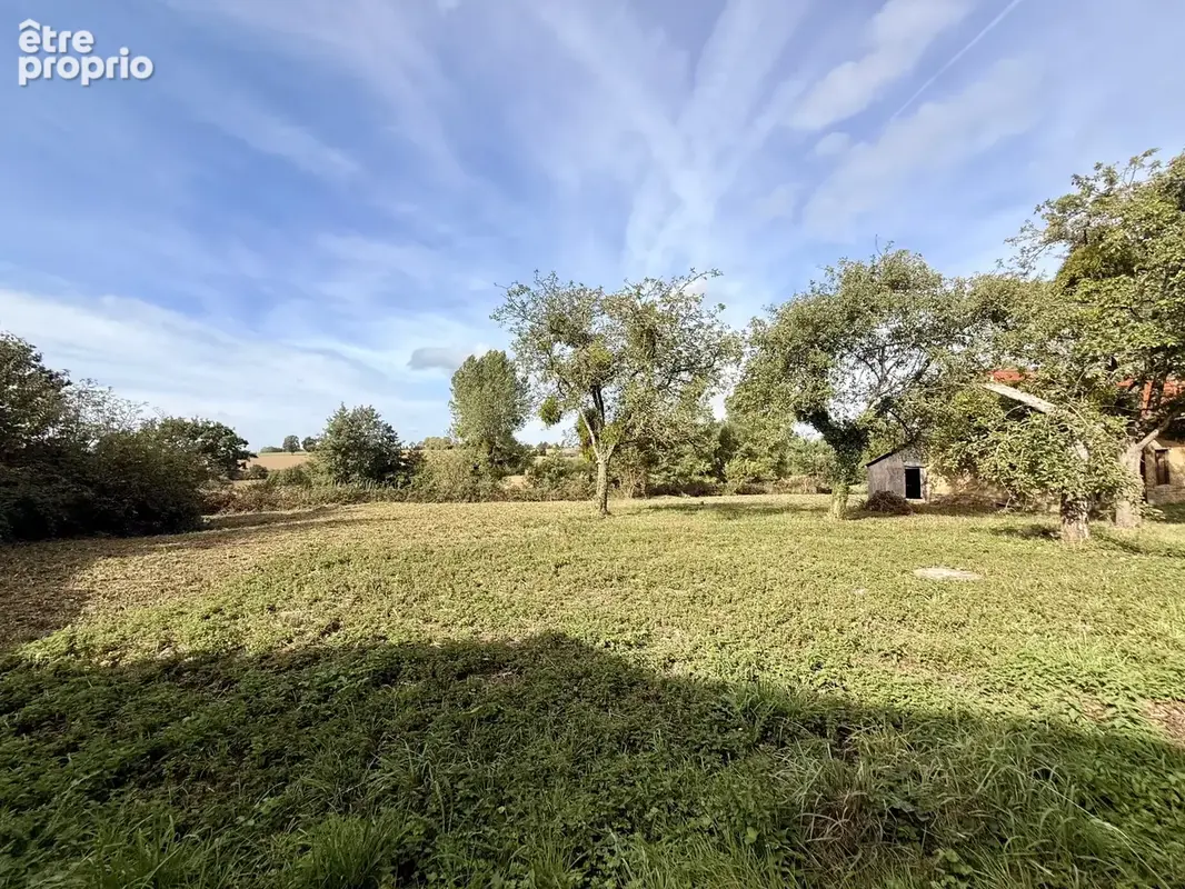 Maison à rafraichir avec grandes dépendances au calme - photo 8
