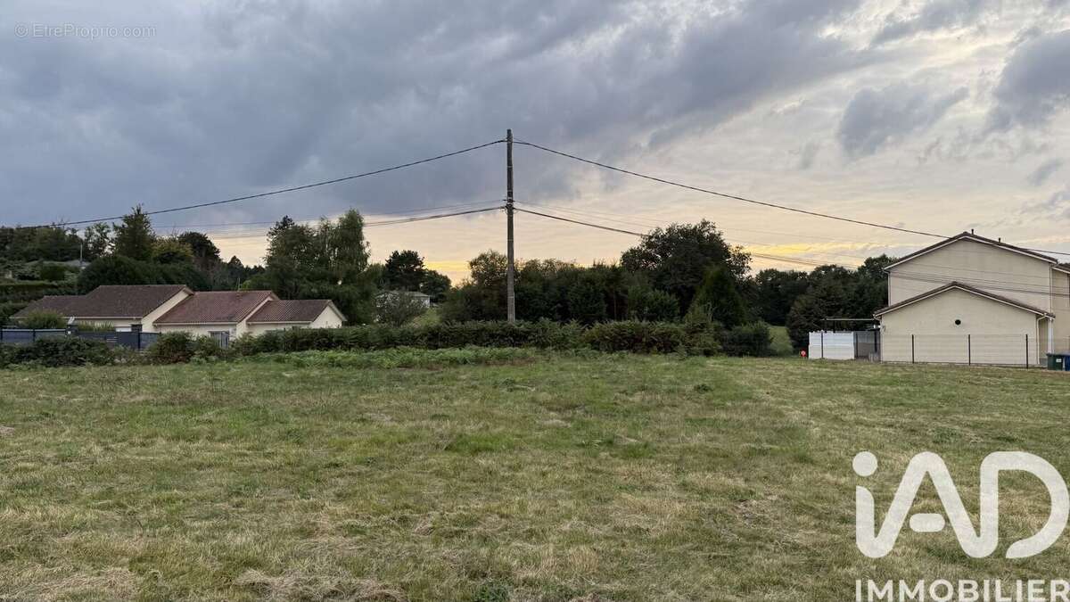 Photo 4 - Terrain à BONNAC-LA-COTE