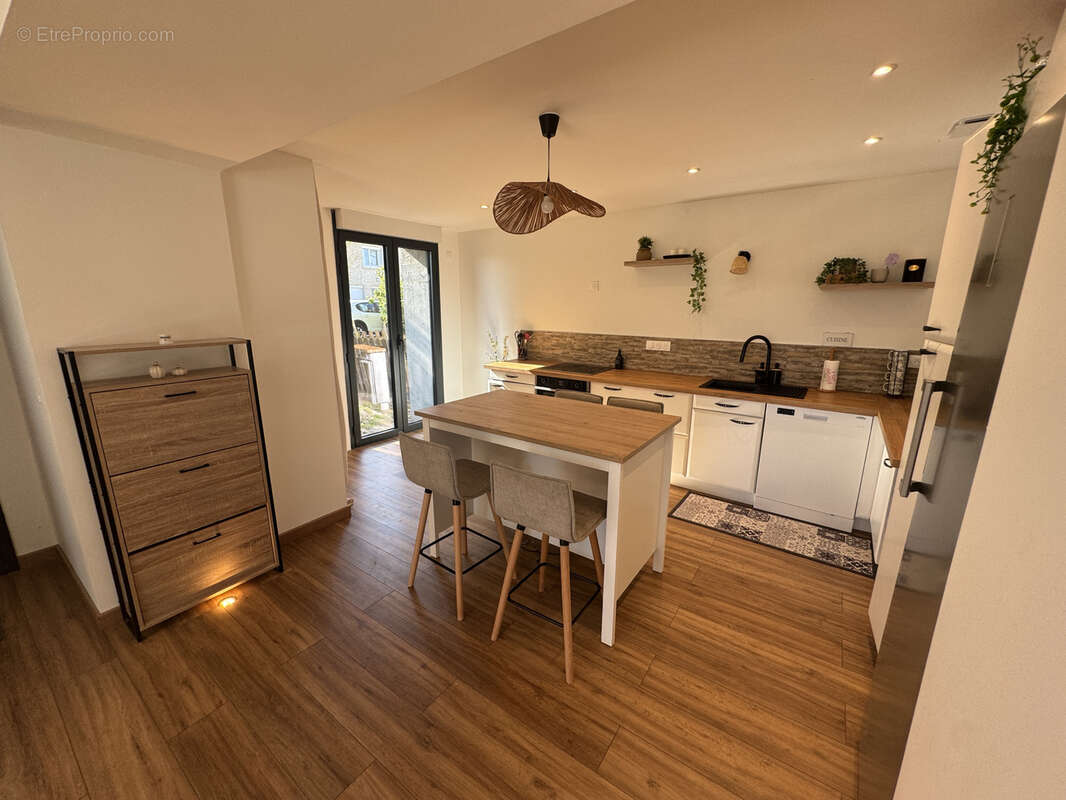 Maison à SAINT-MAURICE-DE-GOURDANS