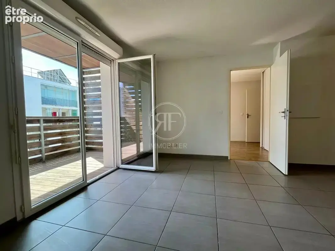 Appartement T2 Balcon + Parking - photo 2