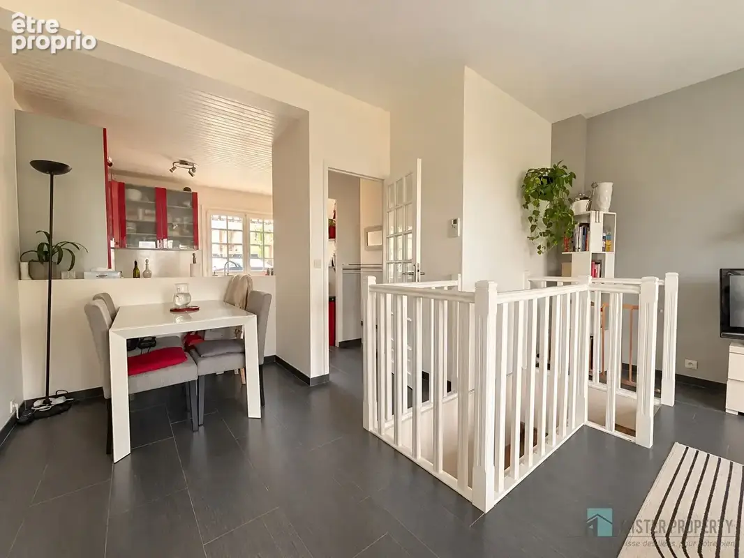 Rueil-malmaison  /  maison 4 pieces - 101 m2 - coteaux / jardin - parking - photo 2