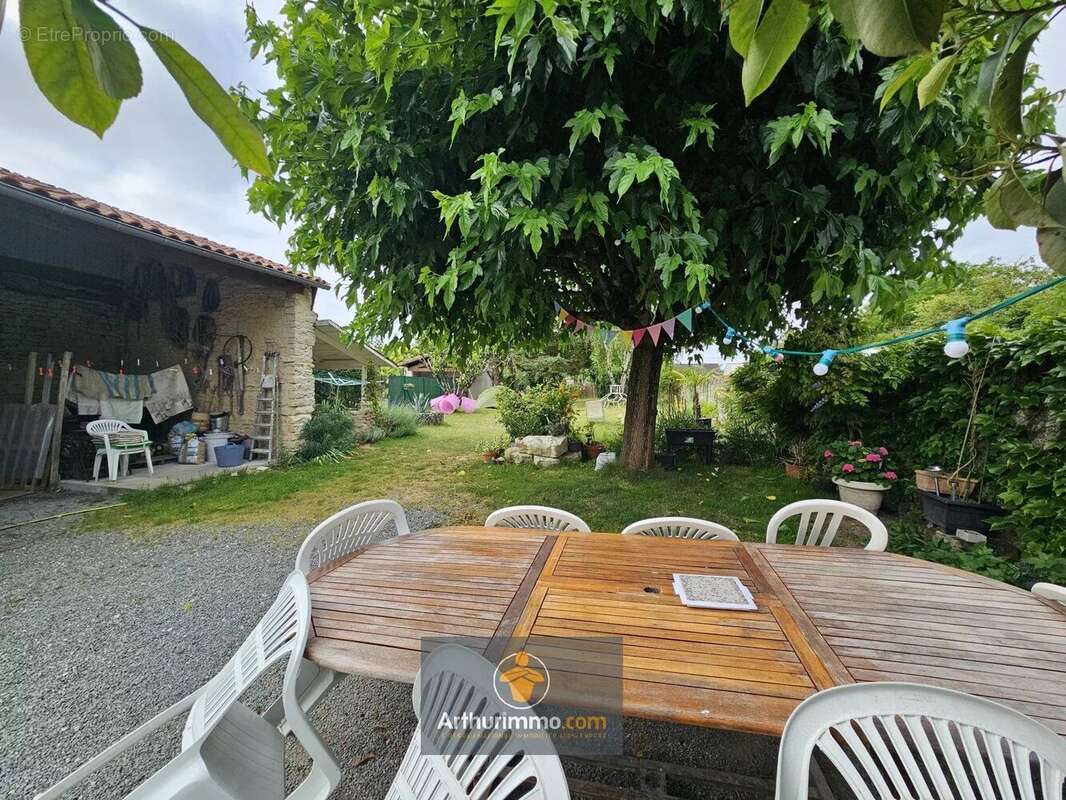 Maison à SAINT-HILAIRE-LA-PALUD