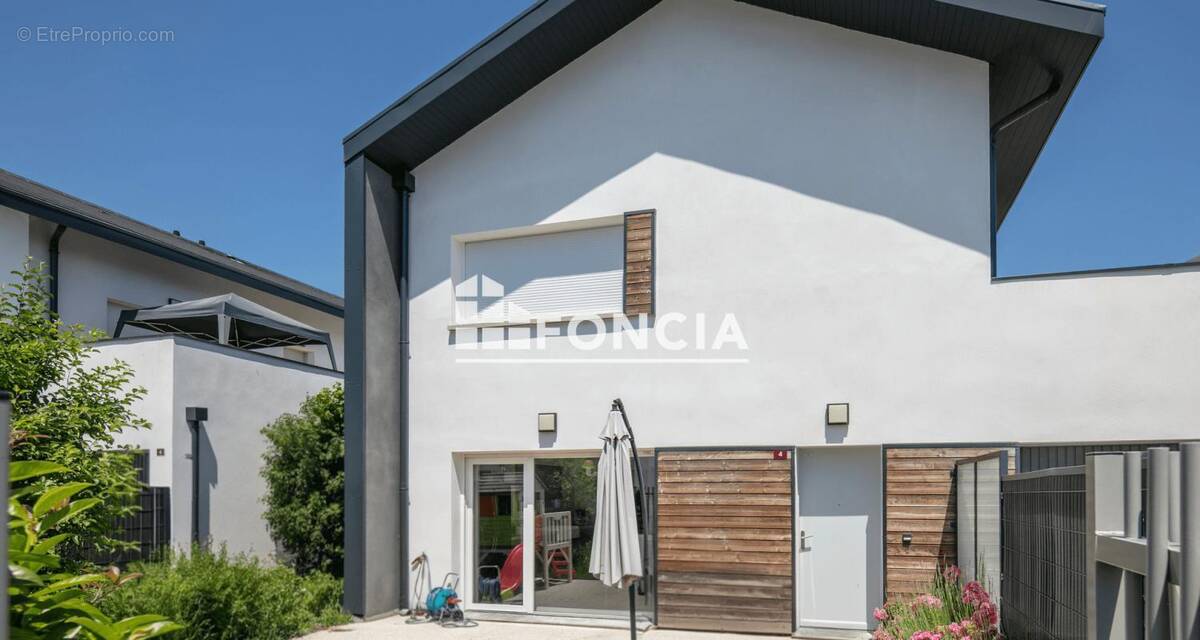 Appartement à VARCES-ALLIERES-ET-RISSET