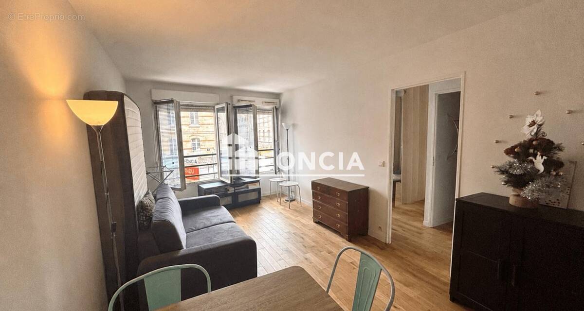 Appartement à PARIS-20E