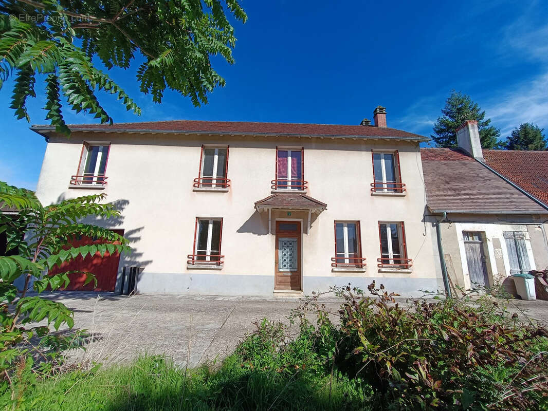 Maison à SANCERGUES
