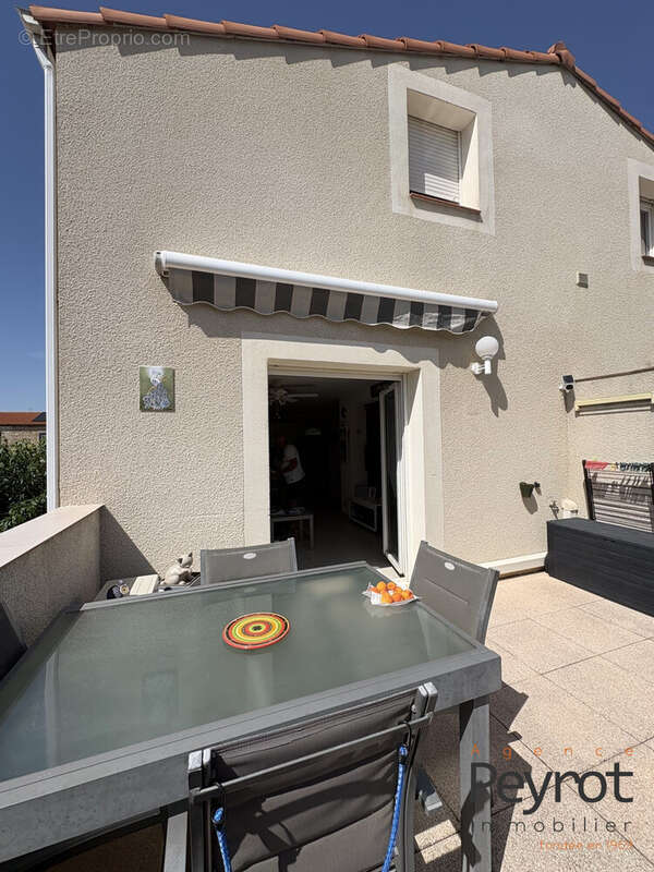 Appartement à SAINT-LAURENT-DE-LA-SALANQUE