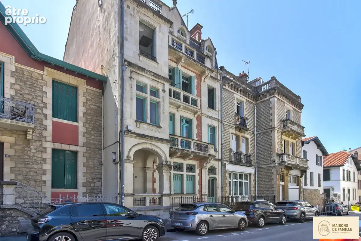 BIARRITZ CENTRE VILLE- Superbe T4 traversant dans l'ancien - photo 4