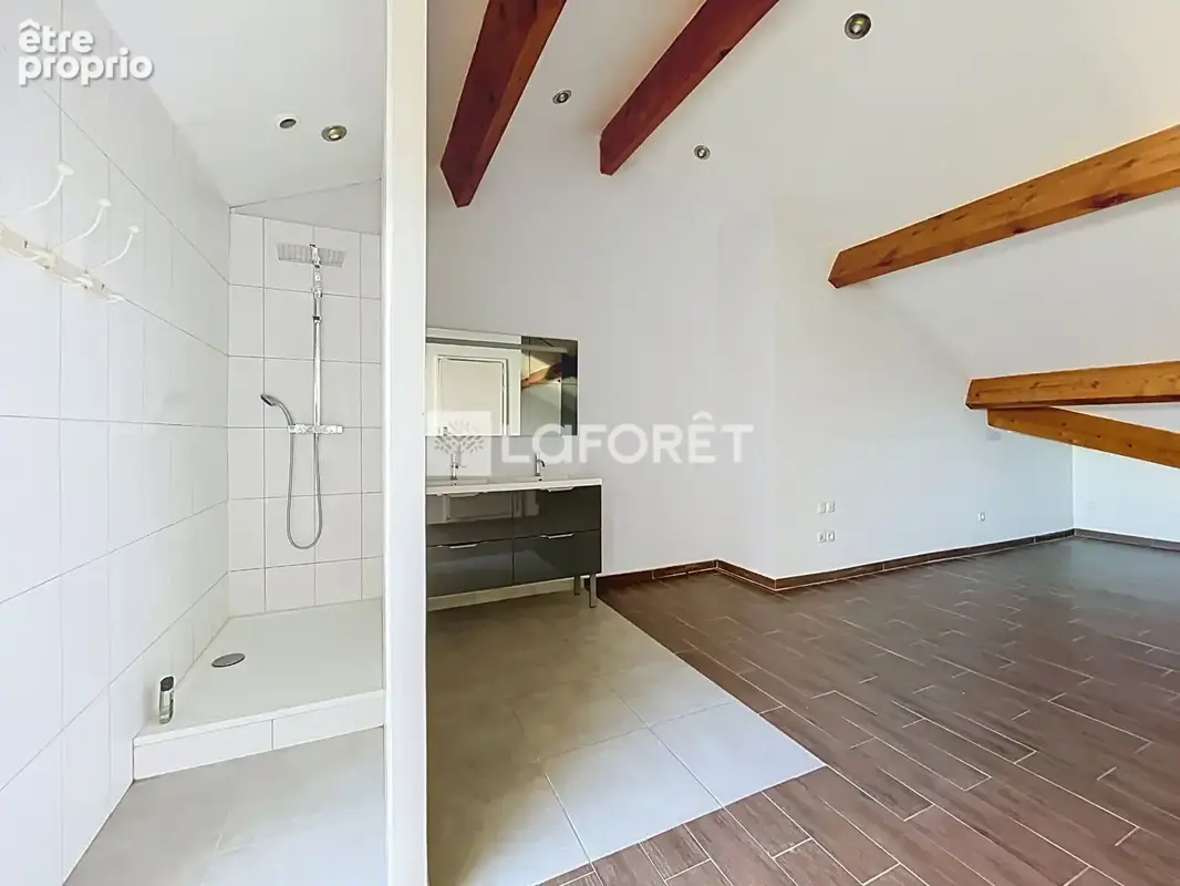 Secteur Mairie - Appartement T3 - 97.51m2 - photo 11