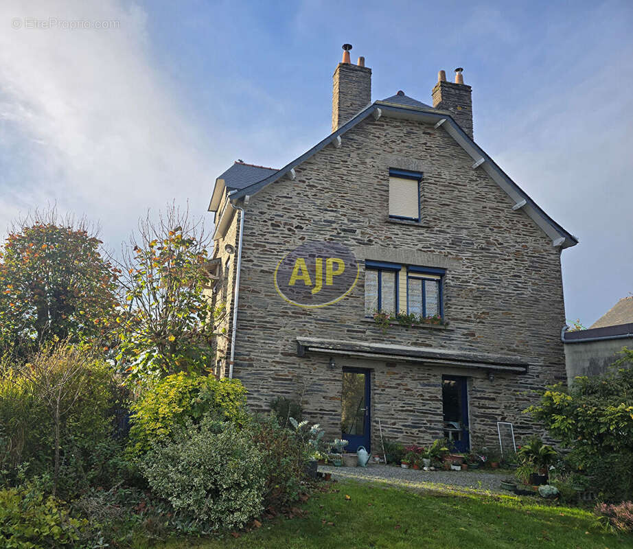 Maison à GUEMENE-PENFAO