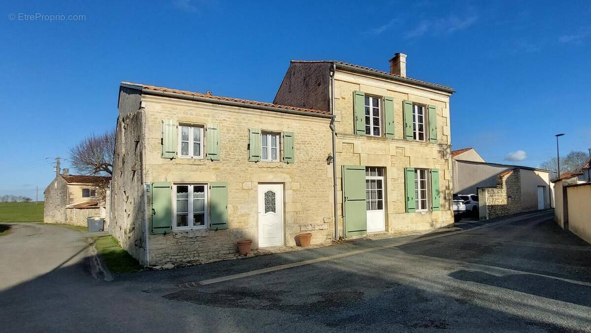 Photo 1 - Maison à NANTILLE