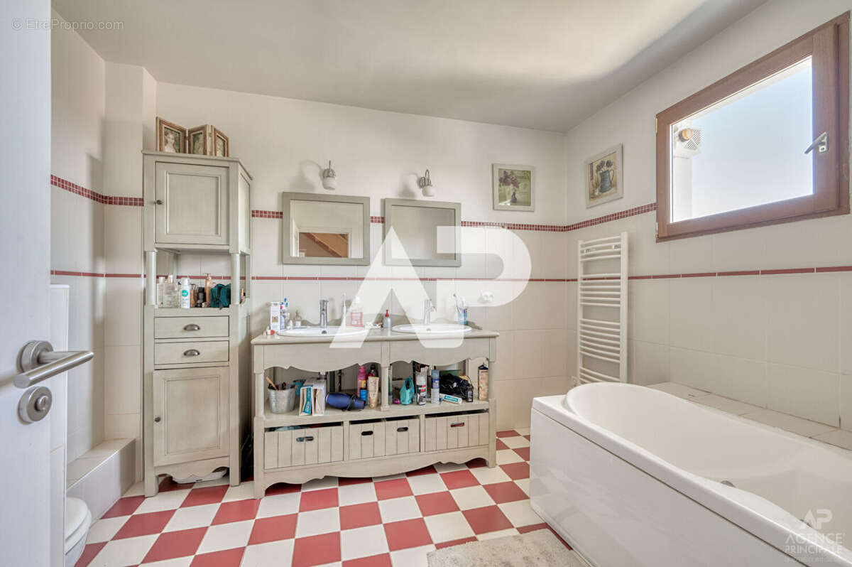 Maison à RUEIL-MALMAISON