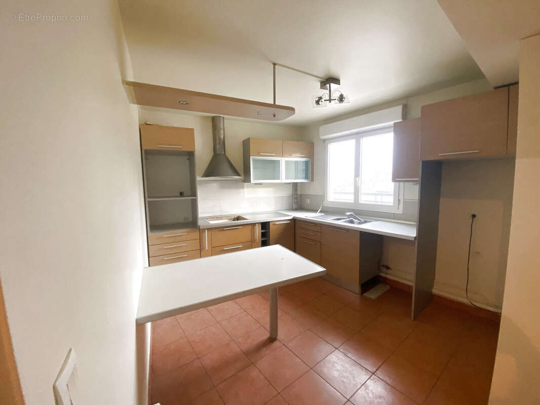 Appartement à COURBEVOIE