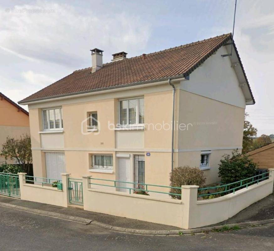 Maison à MAYENNE