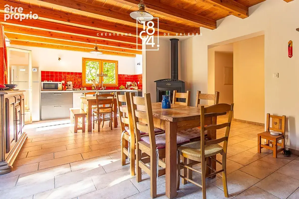 Chalet T5 à vendre Barcelonnette 04 (04400)  165 m²  Terrasse, Jardin  - photo 4