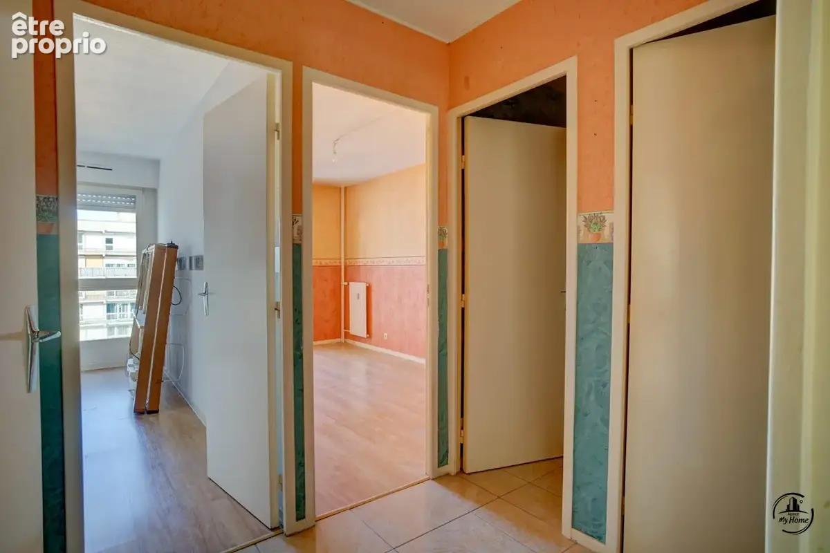 Appartement 110 m² à Saint-Etienne  - photo 6