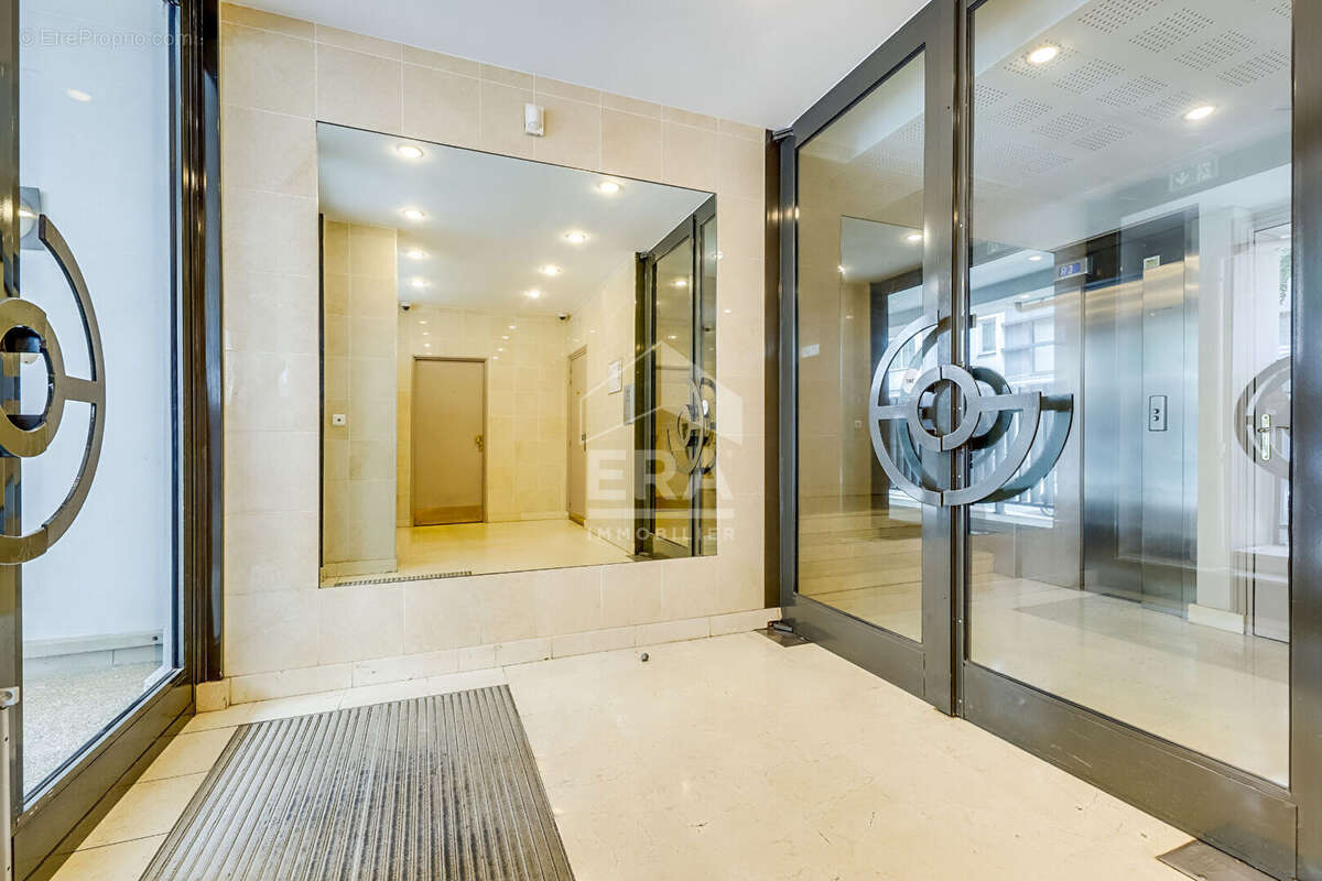 Appartement à PARIS-17E