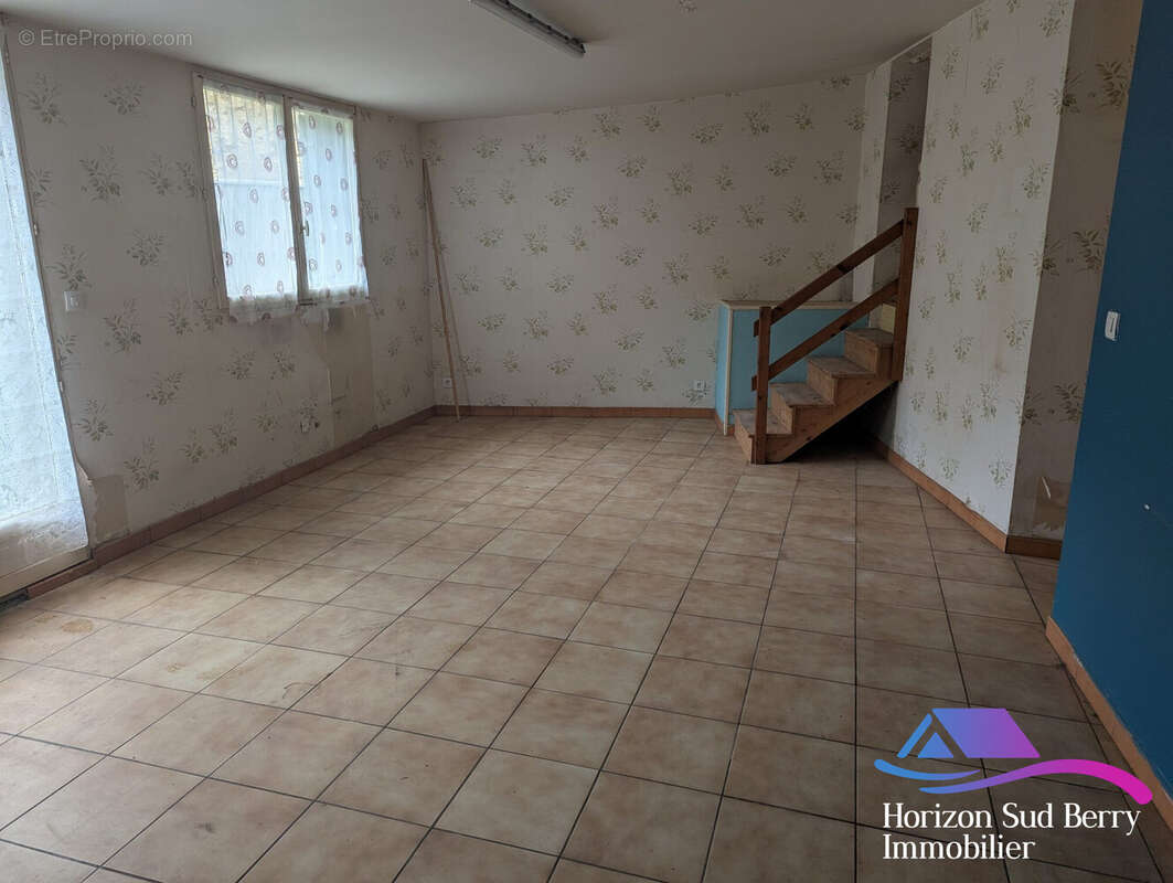 Salle à manger - Maison à LA CHATRE