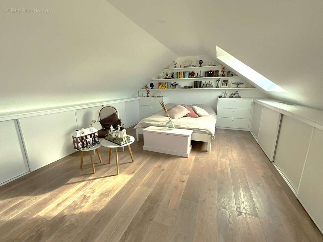 Maison à VOISINS-LE-BRETONNEUX