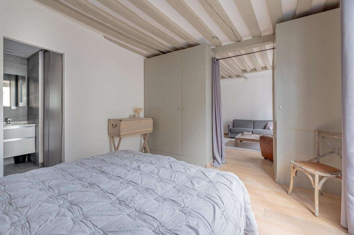 Appartement à PARIS