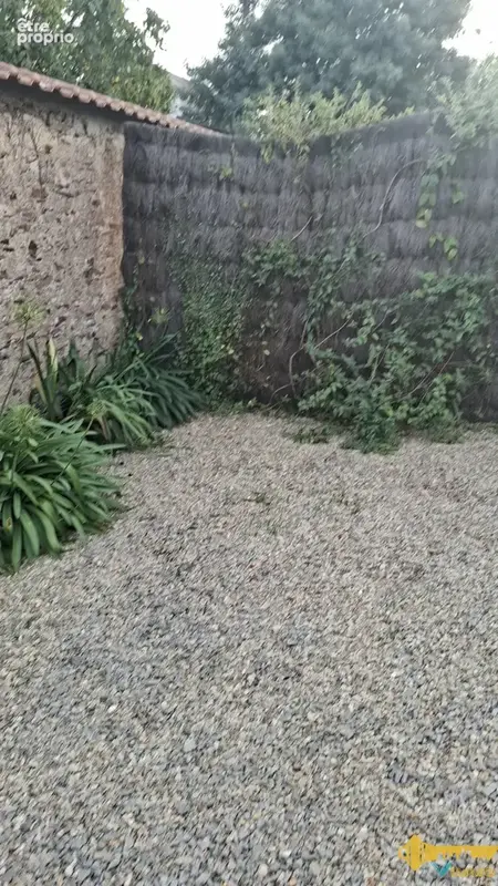 Terrain - plein centre bourg - non viabilise - photo 3