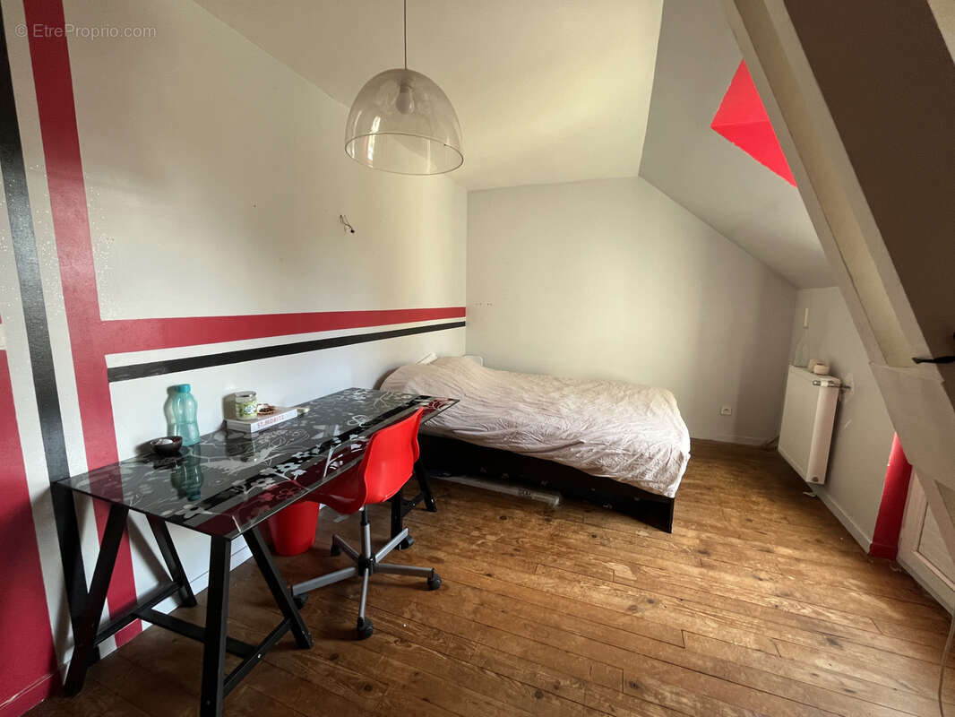 Maison à LA CHAPELLE-LA-REINE