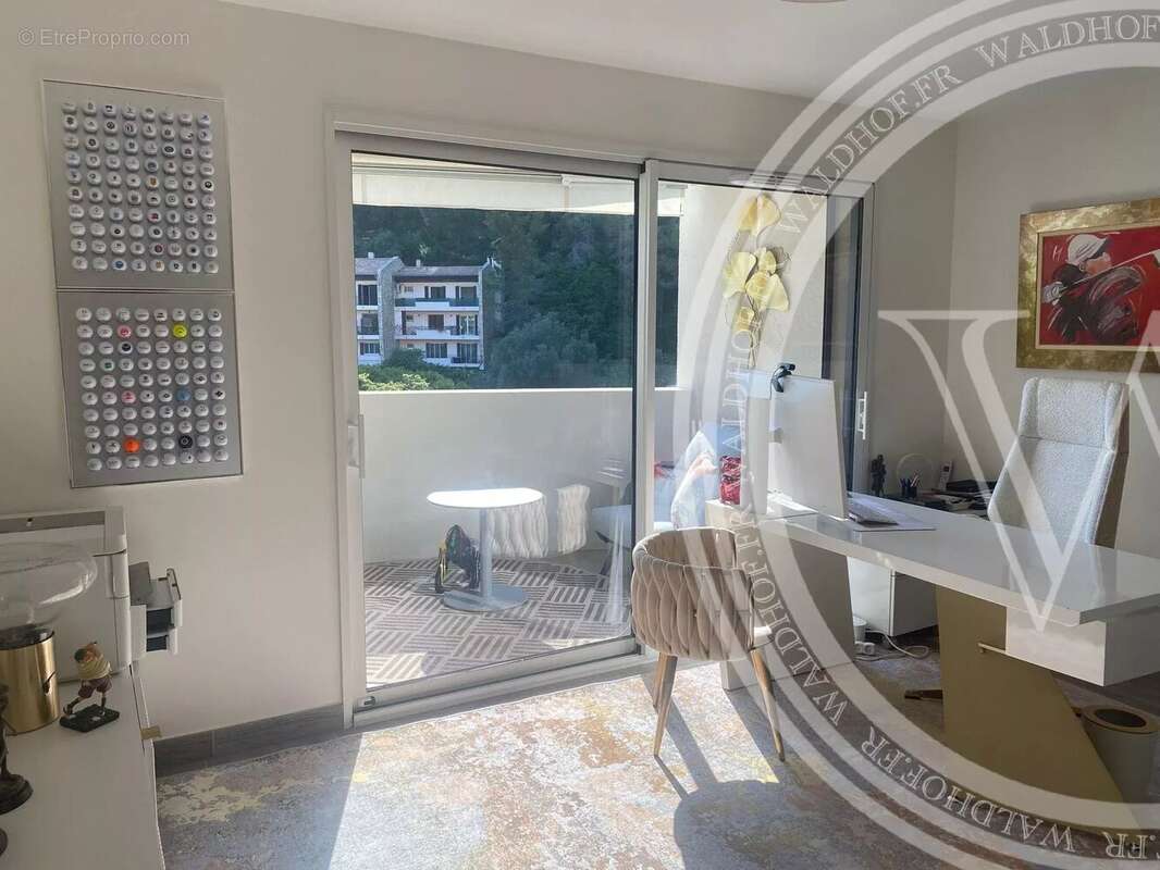 Appartement à EZE
