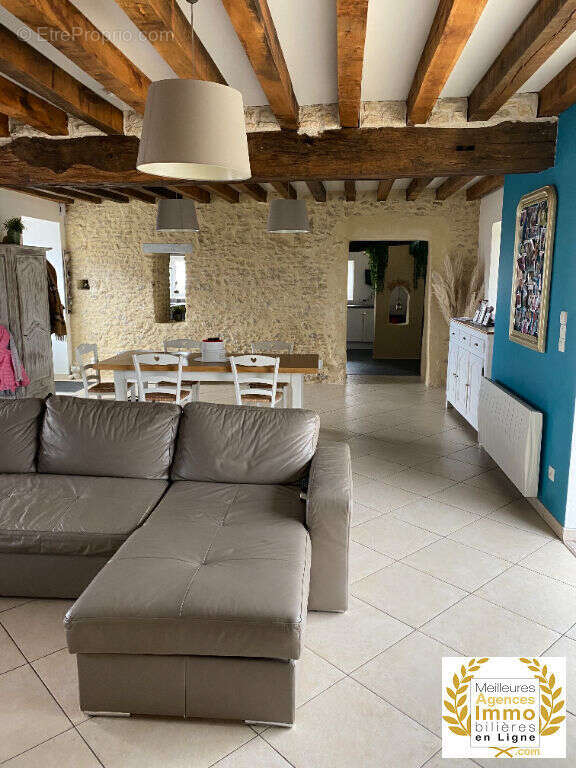 Maison à FRESNAY-SUR-SARTHE