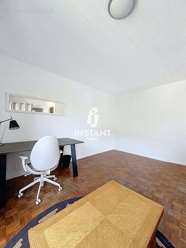 Appartement à SAINT-MAUR-DES-FOSSES