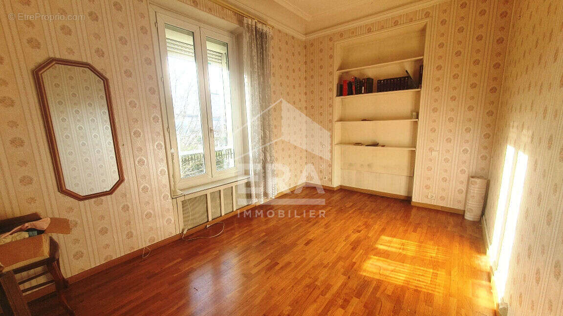 Appartement à SAINT-MAUR-DES-FOSSES