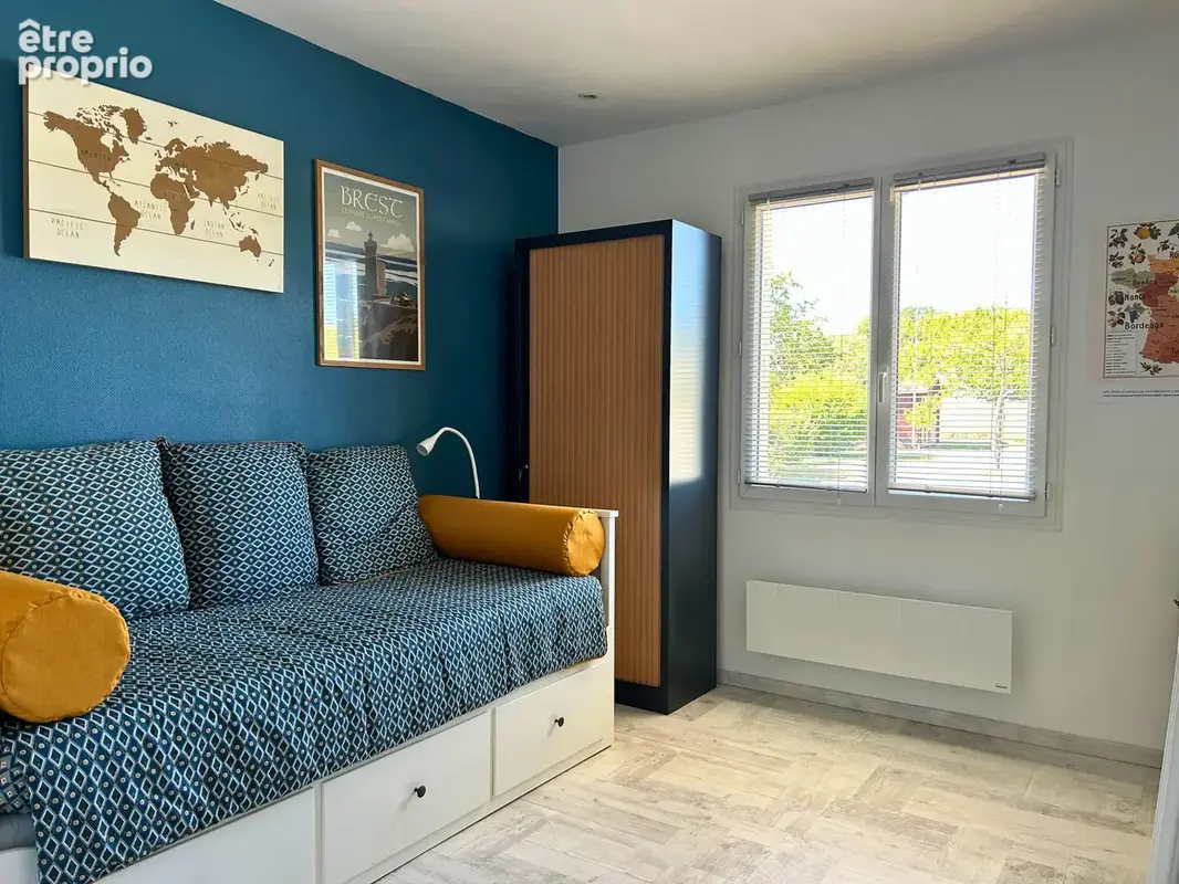 PAVILLON avec piscine et grand séjour de 57 m2. Un cadre de vie idéal à 9 min de la base aérienne de COGNAC ! - photo 8