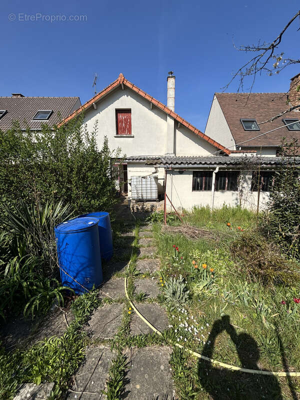 Maison à SAINTE-GENEVIEVE-DES-BOIS