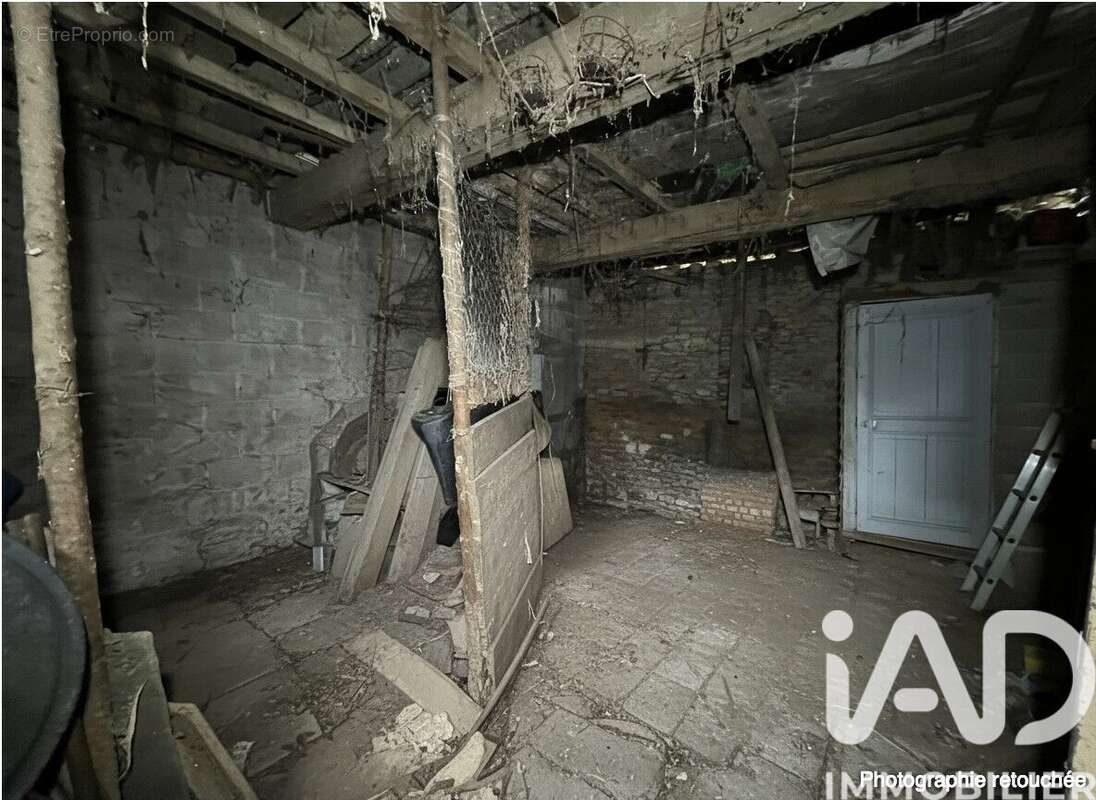 Maison 35 m² à Neuville-Lez-Beaulieu  - photo 6