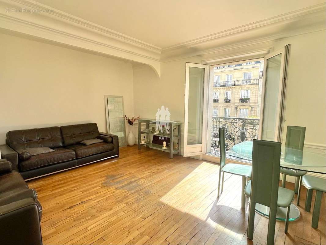 Appartement à PARIS-11E