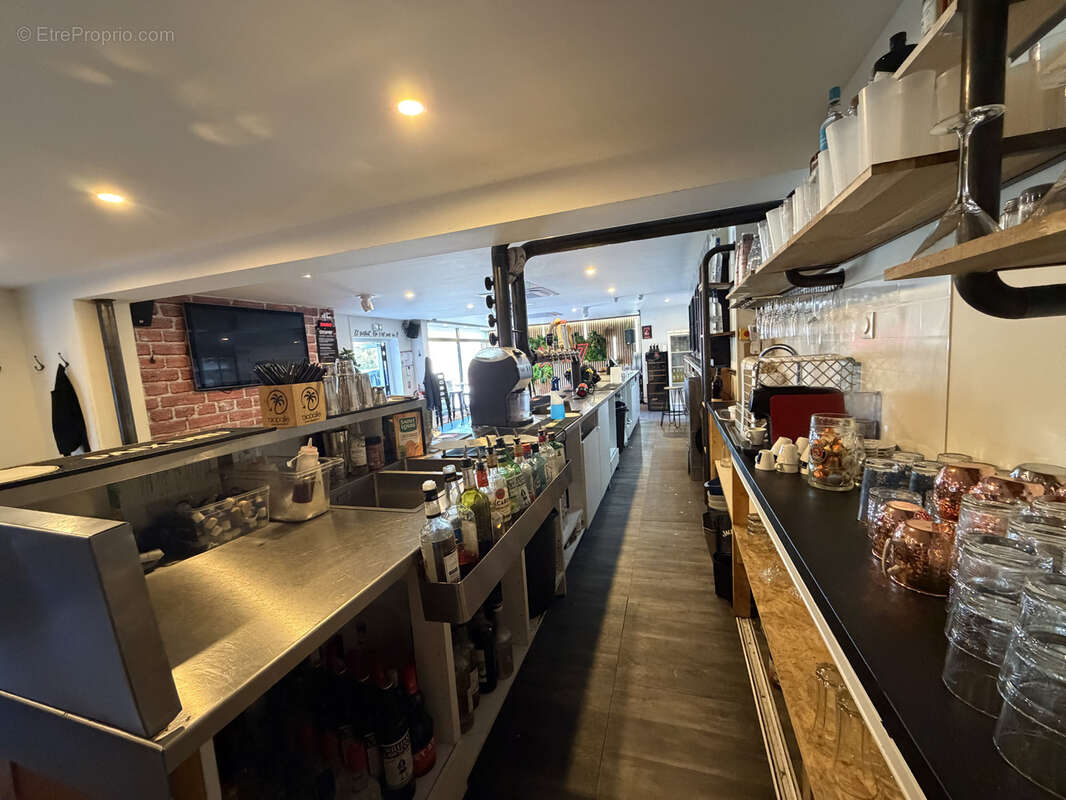 Commerce à SIX-FOURS-LES-PLAGES