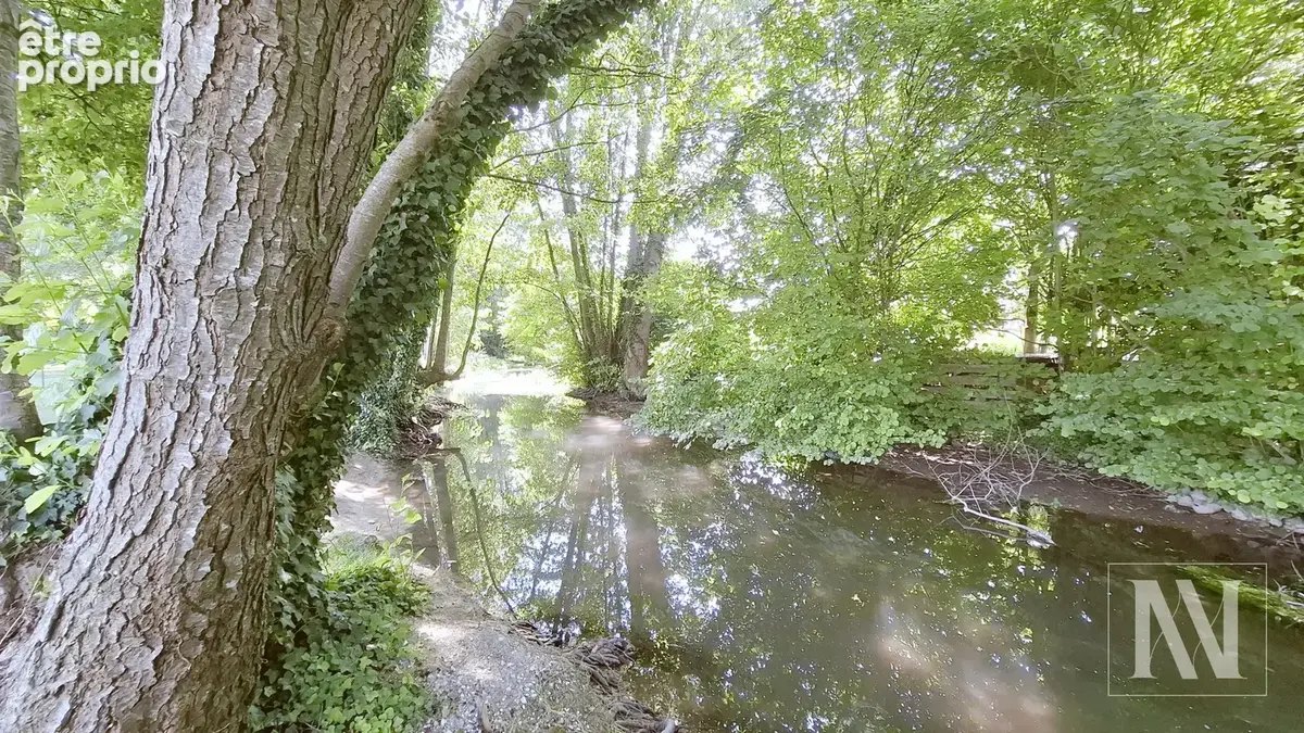 Maison de plain-pied avec piscine et terrain de 1 900 m2 en bord de ruisseau - photo 21