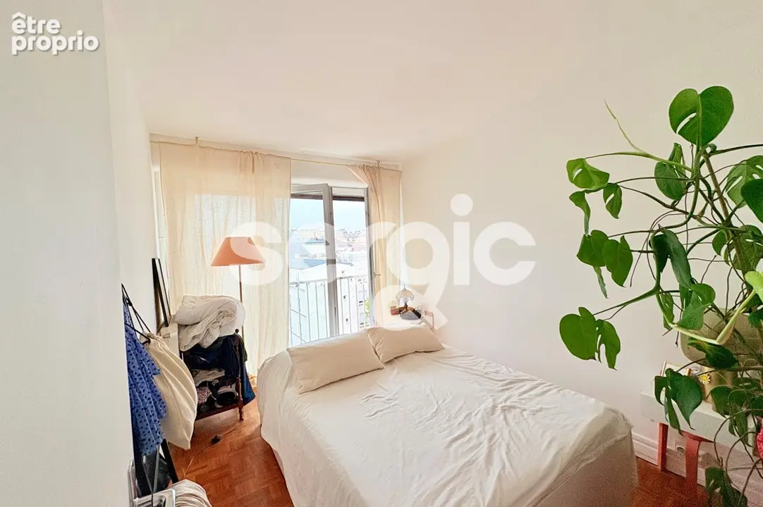 Appartement Paris  2 pièce(s) 42 m2 + place de parking quartier BEAUGRENELLE et vue tour EIFFEL - photo 3