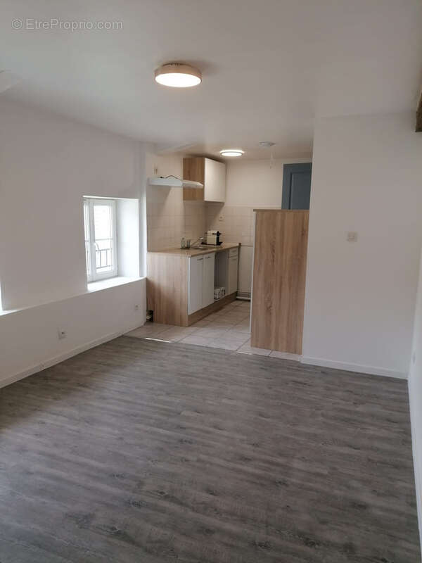 Appartement à PONT-DE-VEYLE